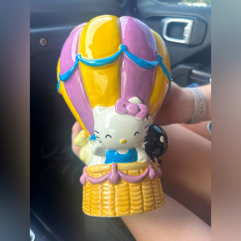 hello kitty cookie jar